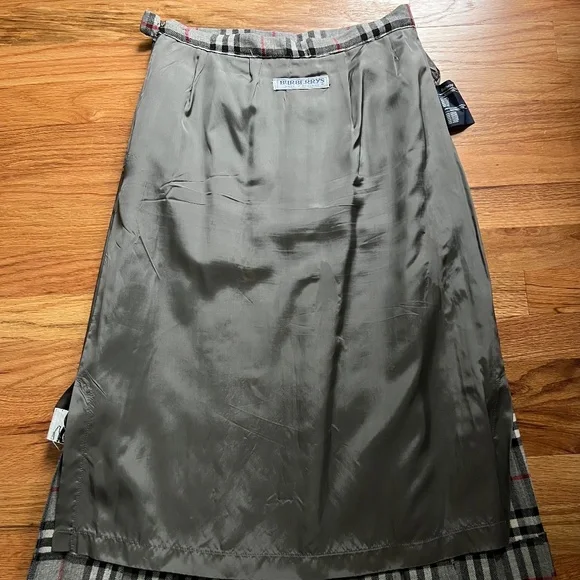 Vintage Burberry's Nova Check long wool drop pleated skirt women’s UK 10/US 4-6 - Picture 7 of 11